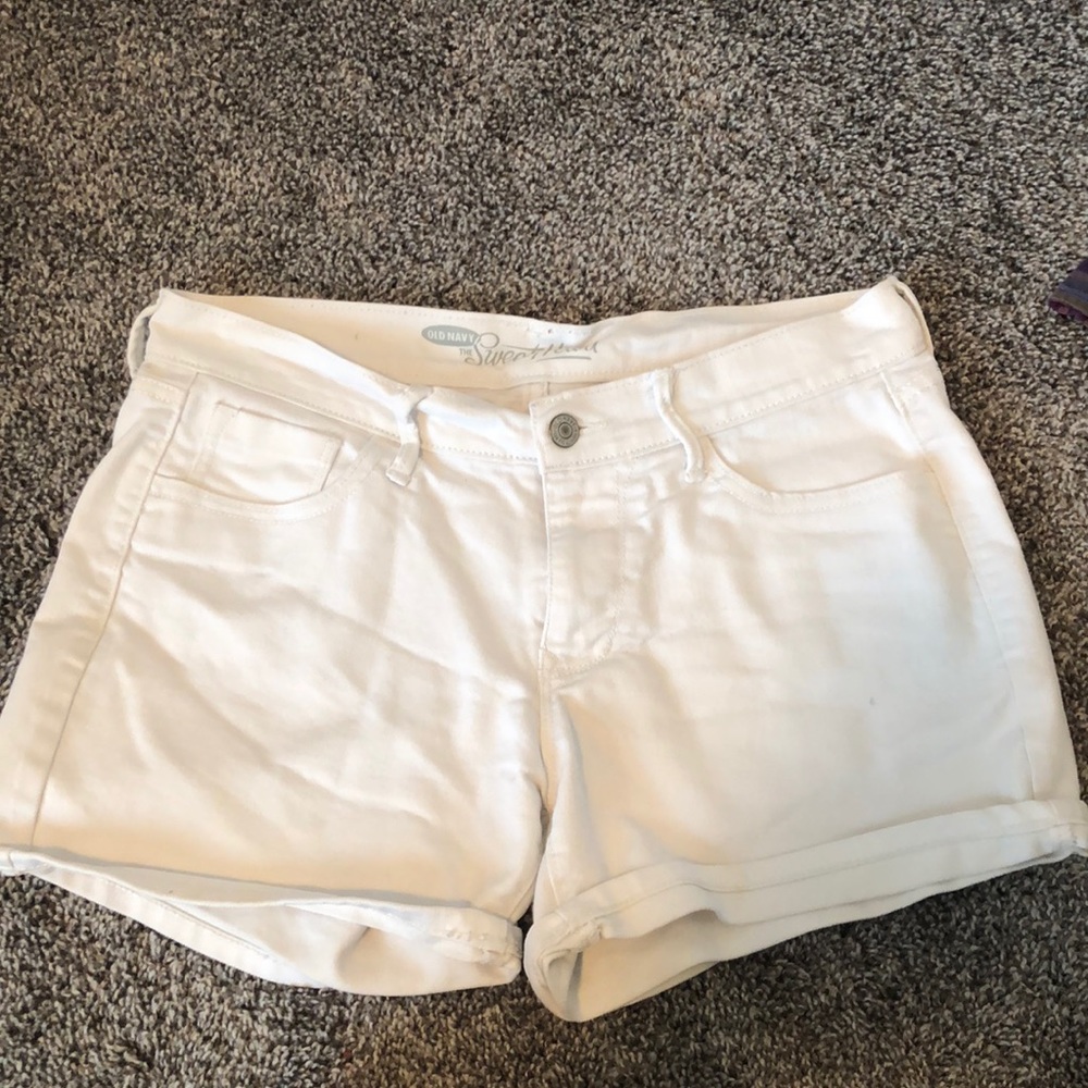 White Old Navy shorts
